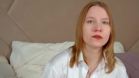 Snapshot of lililinn chatting on 05-19-26, 04:30 LiliLinn online show from 05-19-26, 04:30