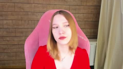 Snapshot of lililinn chatting on 06-05-26, 04:30 LiliLinn online show from 06-05-26, 04:30