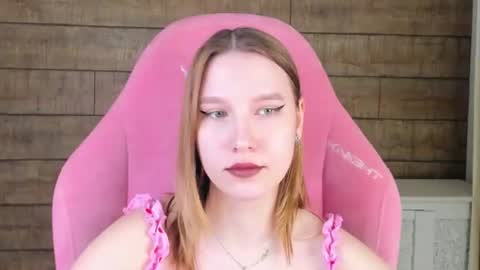 Snapshot of lililinn chatting on 06-29-26, 10:15 LiliLinn online show from 06-29-26, 10:15