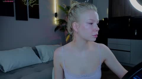 lililok101 online show from 06-17-26, 02:25