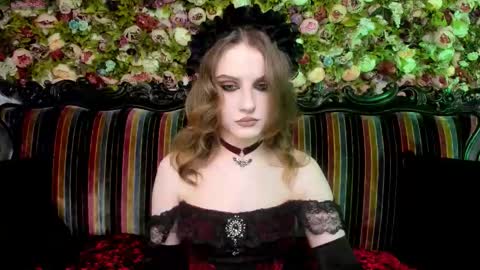 lilit_el_ online show from 01-10-26, 08:38