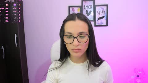 Snapshot of lilith01_ chatting on 01-11-25, 12:22 Leidy online show from 01-11-25, 12:22