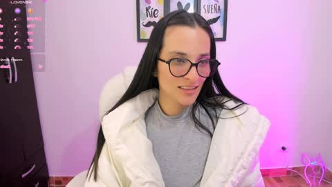 Snapshot of lilith01_ chatting on 01-13-25, 10:45 Leidy online show from 01-13-25, 10:45