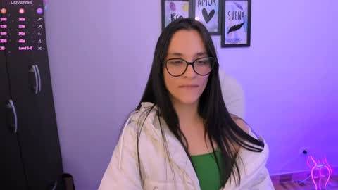 Snapshot of lilith01_ chatting on 02-04-25, 10:02 Leidy online show from 02-04-25, 10:02