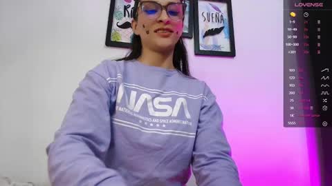 Snapshot of lilith01_ chatting on 10-02-25, 10:28 Leidy online show from 10-02-25, 10:28