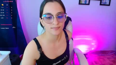 Snapshot of lilith01_ chatting on 10-14-25, 11:05 Leidy online show from 10-14-25, 11:05
