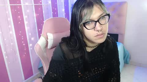 Snapshot of lilith_ayanami chatting on 05-25-26, 02:23 lilith online show from 05-25-26, 02:23