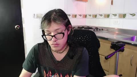 Snapshot of lilith_ayanami chatting on 06-09-26, 01:45 lilith online show from 06-09-26, 01:45