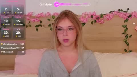 Snapshot of lilith_bonheur chatting on 10-05-25, 11:13 Lilith Bonheur online show from 10-05-25, 11:13