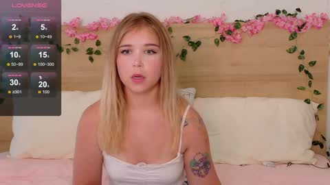 Snapshot of lilith_bonheur chatting on 10-17-25, 11:40 Lilith Bonheur online show from 10-17-25, 11:40
