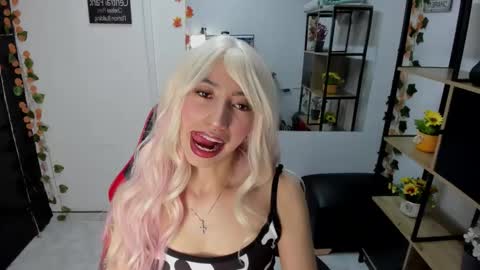 lilith cooper20 online show from 12-16-25, 10:37