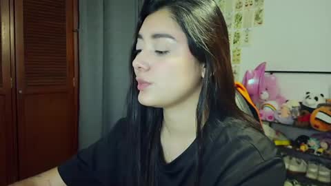 Snapshot of lilith_cruzz chatting on 08-04-26, 02:26 Lilith online show from 08-04-26, 02:26