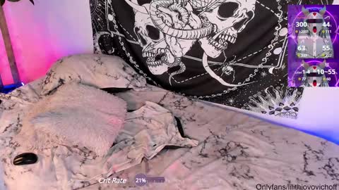 Snapshot of lilith_jovovich chatting on 12-28-24, 05:23              online show from 12-28-24, 05:23