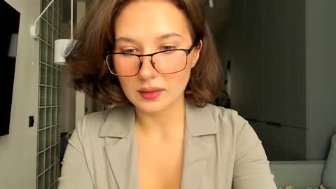 Snapshot of lilith_lutherlow chatting on 11-04-25, 10:47 lilith online show from 11-04-25, 10:47