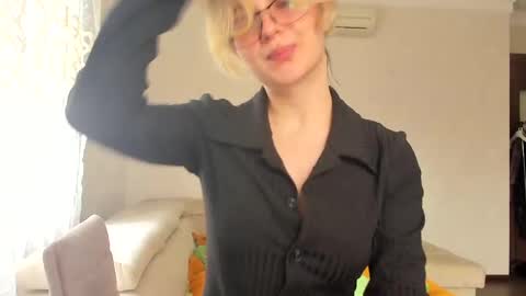 Snapshot of lilith_lutherlow chatting on 05-31-26, 09:49 lilith online show from 05-31-26, 09:49