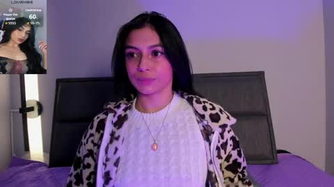 Snapshot of lilith_petit_ chatting on 06-06-26, 02:11 Lili petit online show from 06-06-26, 02:11