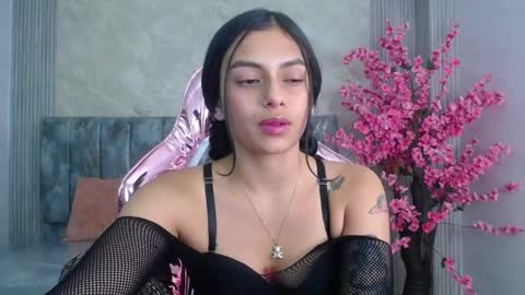 Snapshot of lilith_petit_sub chatting on 01-24-25, 04:17 Lilith  online show from 01-24-25, 04:17