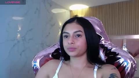 Snapshot of lilith_petit_sub chatting on 02-13-25, 04:39 Lilith  online show from 02-13-25, 04:39