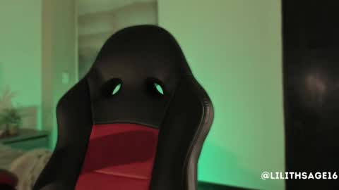 lilith_sage_ online show from 10-01-25, 11:27