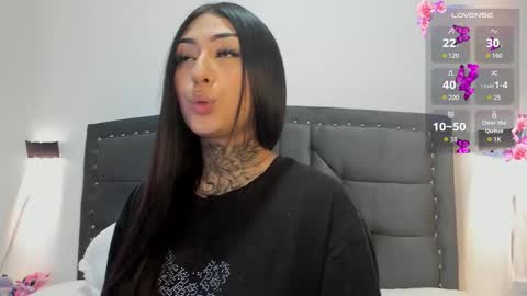 Snapshot of lilith_thompson chatting on 10-12-25, 05:06 lilith_thompson online show from 10-12-25, 05:06