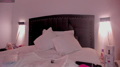 Snapshot of lilith_thompson chatting on 10-15-25, 02:44 lilith_thompson online show from 10-15-25, 02:44