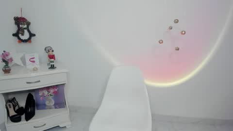 Alejandra  online show from 12-19-25, 05:36