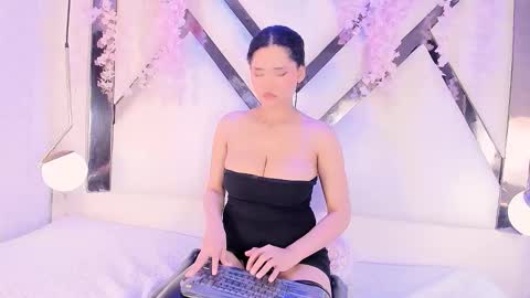 Snapshot of lilithadams11 chatting on 11-01-25, 11:07 online show from 11-01-25, 11:07