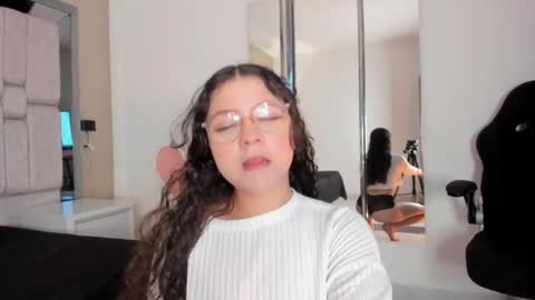 Snapshot of lilithbloom7 chatting on 05-07-26, 04:07 Welcome to Lilith room online show from 05-07-26, 04:07