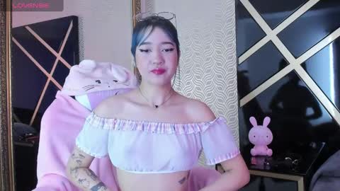 Snapshot of lilithcary chatting on 12-20-24, 08:23 Lilith online show from 12-20-24, 08:23