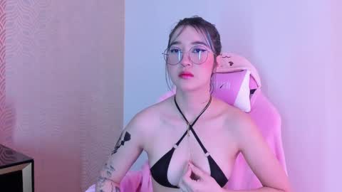 Snapshot of lilithcary chatting on 01-28-25, 11:28 Lilith online show from 01-28-25, 11:28