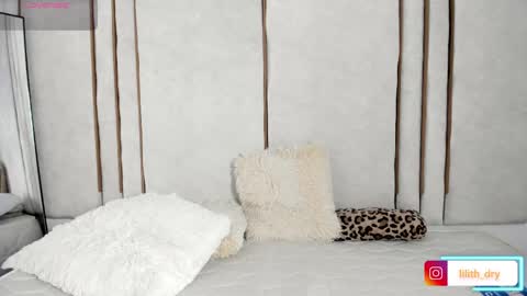 Snapshot of lilithdry chatting on 04-13-26, 11:21 Lilith online show from 04-13-26, 11:21