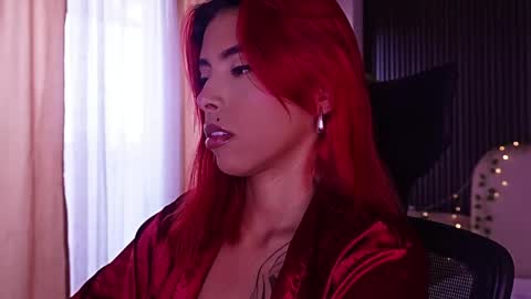 Snapshot of lilithluxor_ chatting on 05-19-26, 01:39 Lilith online show from 05-19-26, 01:39