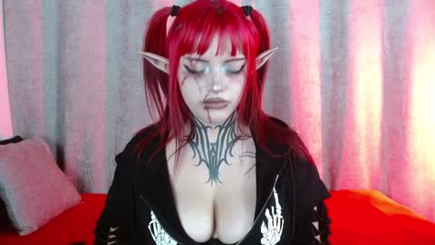 Snapshot of lilithmadness chatting on 01-07-25, 07:10 Lilith online show from 01-07-25, 07:10