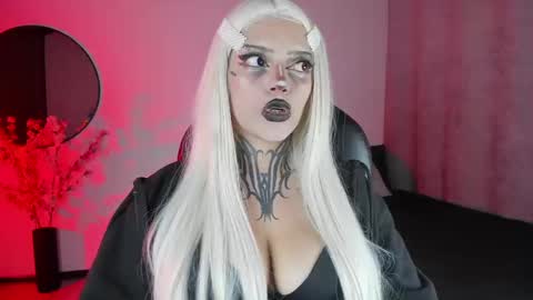 Snapshot of lilithmadness chatting on 09-24-25, 03:21 Lilith online show from 09-24-25, 03:21