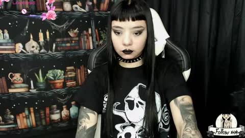 Snapshot of lilithmoon666 chatting on 12-12-24, 02:15 online show from 12-12-24, 02:15
