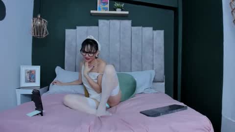 Lili  online show from 12-19-25, 07:10