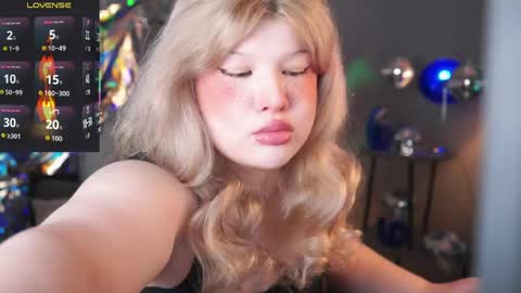 Snapshot of lilithnelson chatting on 05-03-26, 01:55 LilithNelson online show from 05-03-26, 01:55