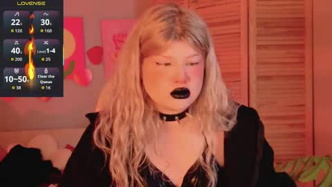 Snapshot of lilithnelson chatting on 05-06-26, 01:03 LilithNelson online show from 05-06-26, 01:03