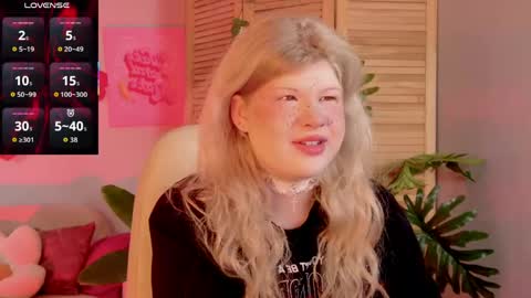 Snapshot of lilithnelson chatting on 06-03-26, 11:02 LilithNelson online show from 06-03-26, 11:02