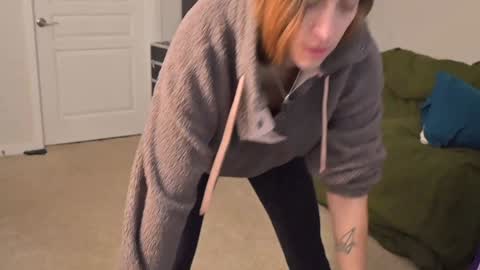 Snapshot of lilithoftrees chatting on 12-21-24, 03:20 L online show from 12-21-24, 03:20