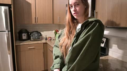 Snapshot of lilithoftrees chatting on 12-25-24, 02:02 L online show from 12-25-24, 02:02