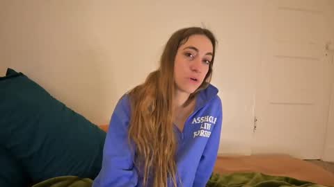 Snapshot of lilithoftrees chatting on 03-08-25, 08:22 L online show from 03-08-25, 08:22