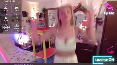 Snapshot of lilithohfish chatting on 10-07-25, 12:24 Lilithohfish online show from 10-07-25, 12:24