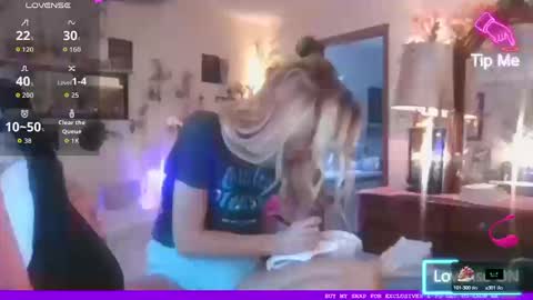 Snapshot of lilithohfish chatting on 10-10-25, 01:32 Lilithohfish online show from 10-10-25, 01:32