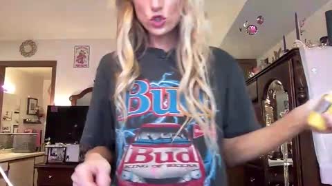 Lilithohfish online show from 05-17-26, 08:05