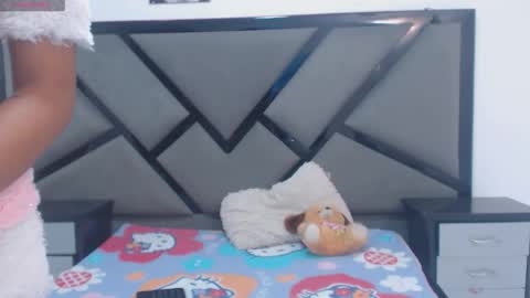 Snapshot of lilithrose69 chatting on 11-10-25, 12:37 LILI online show from 11-10-25, 12:37