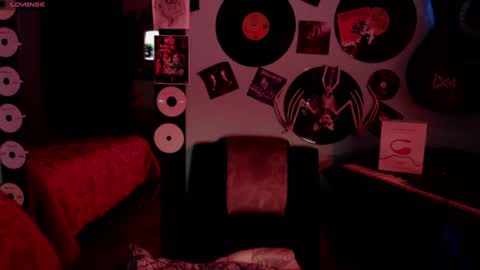 Snapshot of lilithword chatting on 10-12-25, 06:40 Call me Lilith online show from 10-12-25, 06:40