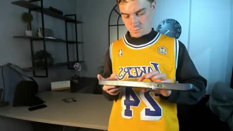 Lil James online show from 04-02-26, 07:44