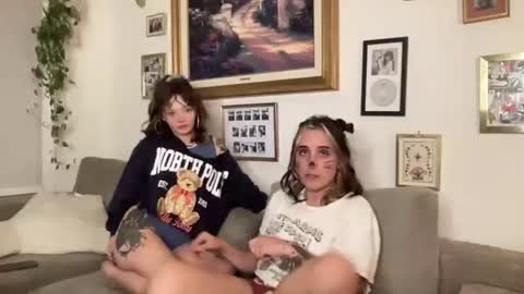 lilldaddysgirl online show from 11-01-25, 02:35