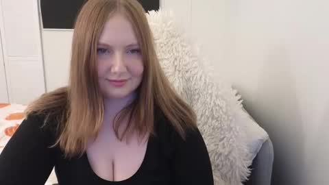 Snapshot of lilleambi chatting on 11-28-25, 12:08 Anni online show from 11-28-25, 12:08